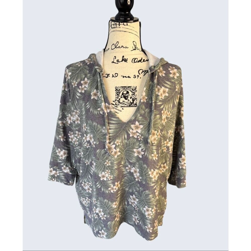 Chaser Soft Touch Floral Hooded V-Neck Top Size XL NWT New with Tags